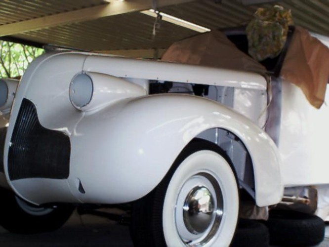 1939 Model 41, Sedan (Holden Body)