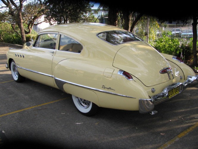 1949 Model 49-76S Roadmaster Sedanette